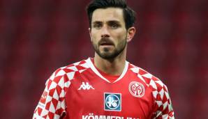 Fix ist abgesehen von der Terodde-Verpflichtung bisher nur die Rückkehr von Danny Latza, der schon in der Jugend für Schalke spielte und zuletzt beim FSV Mainz 05 unter Vertrag stand. Der 31-jährige Mittelfeldspieler kommt ablösefrei.