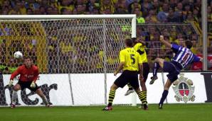 Saison 2002/03: Bart Goor (Hertha BSC) beim 2:2 gegen Borussia Dortmund am 9. August 2002.