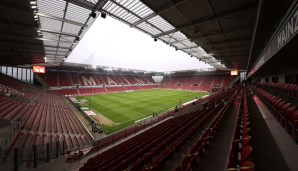 1. FSV MAINZ 05 - Stadion: Opel Arena (34.000 Zuschauer) | Preis Bier (0,5 l): 4,90 Euro | Preis Bratwurst: 3,50 Euro