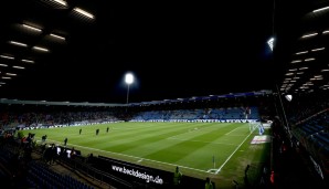 VfL BOCHUM - Stadion: Vonovia Ruhrstadion (27.599 Zuschauer) | Preis Bier (0,5 l): 4,30 Euro | Preis Bratwurst: 3,20 Euro