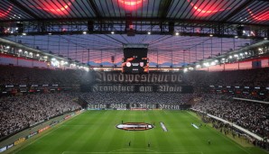 EINTRACHT FRANKFURT - Stadion: Deutsche Bank Park (51.500 Zuschauer) | Preis Bier (0,5 l): 4,40 Euro | Preis Bratwurst: 3,60 Euro