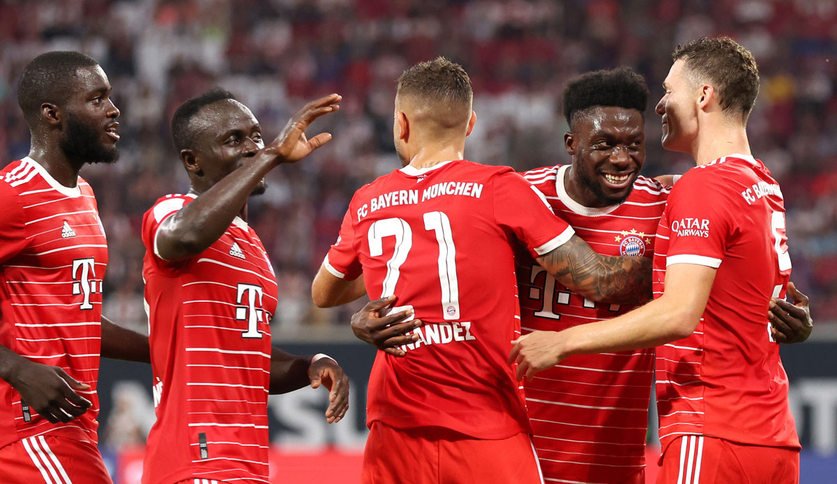 Der FC Bayern hat im Supercup trotz einer starken ersten Hälfte nur knapp mit 5:3 gegen RB Leipzig gewonnen. Dabei überzeugte vor allem ein Nationalspieler, die Defensive schwächelte hingegen. Die Noten und Einzelkritiken aller Spieler.