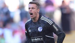 ALEXANDER SCHWOLOW: Die Leihgabe von der Hertha hat laut Bild keine Zukunft über die Saison hinaus bei S04. Es gebe keine Kaufoption, die Ablöse müsste also frei verhandelt werden. Aufgrund vieler Patzer habe sich S04 schon gegen den Keeper entschieden.