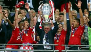 Doch Jupp gelingt die Revanche! 2013 dominieren seine Bayern nicht nur die Liga, sondern sichern sich auch den DFB-Pokalsieg und den Champions-League-Titel - das Triple ist perfekt. Heynckes ist endgültig eine Legende.