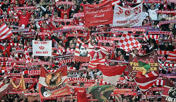 Die Fans des FC Bayern sind nicht darüber begeistert, dass das Derby in der Allianz Arena ausgetragen wird.
