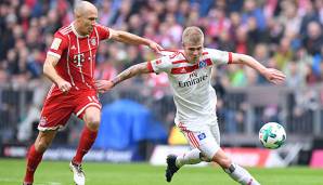 Arjen Robben und die Bayern testen gegen den HSV um Rick van Drongelen.