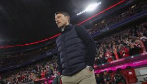 Niko Kovac vom FC Bayern München erhält Ratschläge von Stefan Effenberg.