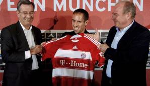 Es war der 7. Juni 2007, als Karl Hopfner, Franck Ribery und Manager Uli Hoeneß um die Wette grinsten. Die Bayern stellten ihren neuen Hoffnungsträger vor. Der aus Marseille gekommene Franzose war die Krönung der bis dahin größten FCB-Transferoffensive.