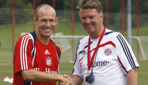 Arjen Robben ließ Real Madrid hinter sich und wechselte für 25 Millionen Euro zu den Bayern. Trainer Louis van Gaal und Mark van Bommel überzeugten den Niederländer vom FCB.
