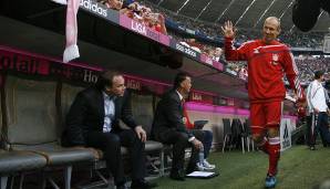 Am 28. August 2009 unterschrieben, am 29. August direkt im Kader für das Spiel gegen den VfL Wolfsburg: Robben legte einen Blitzstart beim FC Bayern hin. Zur zweiten Halbzeit ersetzte Robben Altintop, in der 63. Minute kam auch Ribery für Olic ins Spiel.