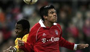 Nach Janckers Abgang im Jahr 2002 hing das 19er-Trikot für drei Jahre im Schrank, ehe Julio dos Santos es 2005 überreicht bekam - der Fluch begann. Der 22-jährige Paraguayer galt als großes Talent. In München bekam er jedoch nur fünf Bundesliga-Einsätze.