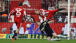 2. März 2011: Im DFB-Pokal-Halbfinale bekam es der FCB mit Schalke 04 zu tun, wo noch ein gewisser Manuel Neuer zwischen den Pfosten stand.