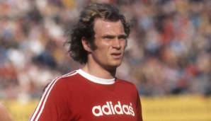ULI HOENEß: Der heutige Vereinspräsident absolvierte zwischen 1970 und 1979 schlappe 239 Spiele für die Bayern. Dabei schoss er 86 Tore. Ein unvergesslicher Zehner.