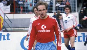 MICHAEL RUMMENIGGE: Auch er darf in der Sammlung natürlich nicht fehlen. Der Bruder von Bayern-Boss Karl-Heinz Rummenigge spielte in den 80ern insgesamt sieben Jahre für den FCB - 1985 bis '87 als Nummer Zehn.