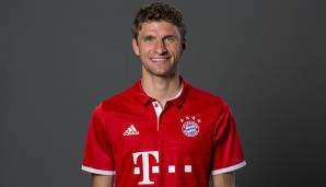 Saison 2016/17: Thomas Müller im roten Bayern-Trikot. Konstanz pur! Wir sind übrigens im Jahr 2016. Das muss man schon noch dazusagen.