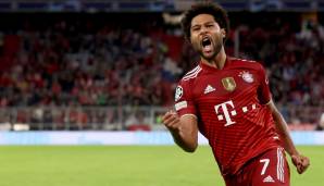 Serge Gnabry bejubelt ein Tor des FC Bayern München.