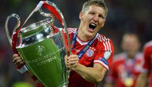Die Fans jubelten, Schweinsteiger lächelte im Publikum - und blieb schließlich bis 2016 beim FC Bayern. 2013 führte er seinen Klub zum Triple.