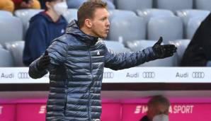 Julian Nagelsmann ärgert sich über die unnötigen Bayern-Gegentore.