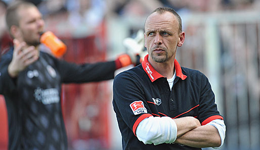 St. Paulis Trainer Holger Stanislawski ist nach der Pleite gegen Bremen "wahnsinnig enttäuscht"