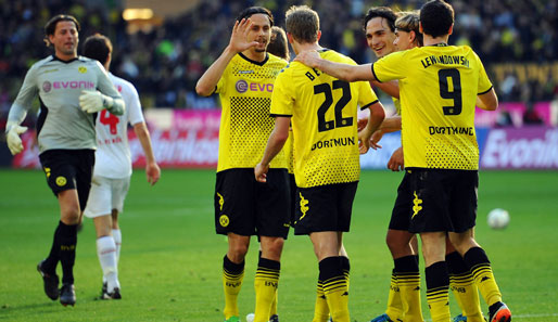 In der Bundesliga sind die Dortmunder voll auf kurs