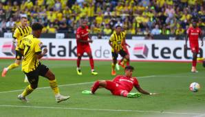 KARIM ADEYEMI: Unglückliches Liga-Debüt für Dortmunds neuen Flügelflitzer. Schon nach 23 Minuten musste der Youngster mit lädiertem Knöchel vom Platz. Dabei fing es so gut an für den 20-Jährigen. Das 1:0 ging zum Großteil auf sein Konto. Note: 2,5.