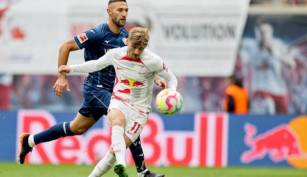 Timo Werner schlenzt den Ball zum Leipziger 1:0 ins Bochumer Tor.
