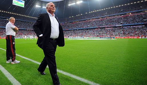 Bayern-Präsident Uli Hoeneß beneidet Manchester City nicht um die Millionen