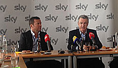Lothar Matthäus (l.) und Ottmar Hitzfeld beim Pressegespräch von "Sky"