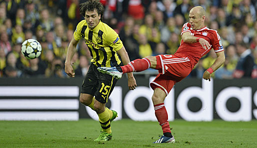 Mats Hummels (l.) im Champions-League-Finale von Wembley gegen Arjen Robben