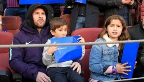 Lionel Messi vom FC Barcelona musste unter anderem den Clasico von der Tribüne beobachten.