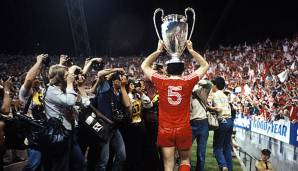 Larry Lloyd feiert den Gewinn des Europapokals der Landesmeister 1979 im Münchner Olympiastadion.