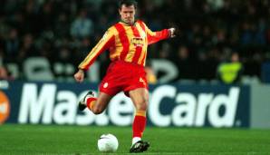 Gheorghe Popescu. War einer der profiliertesten Abwehrspieler der 1990er Jahre. Spielte für PSV, Barcelona, Tottenham Hotspur und Hannover 96 (!).