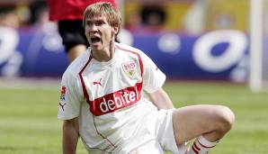 ALJAKSANDR HLEB. Wechselte 2005 zum FC Arsenal und 2008 zum FC Barcelona, das ihn zwischenzeitlich an den VfB auslieh. Beendete seine Karriere 2019 im heimischen Minsk. Sein Bruder Wjatschaslau spielte auch für den VfB (2000-2004).