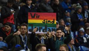 Er hatte Affenlaute und rassistischen Beleidigungen aus der Schalker Kurve gehört, was Entsetzen in der Sportwelt auslöste. Schalke wurde aufgrund der Anfeindungen von Teilen seiner Fans später mit einer Geldstrafe in Höhe von 50.000 Euro belegt.