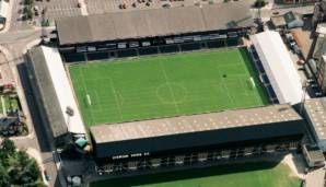 PORTMAN ROAD (Ipswich): Klein, kompakt und eng - so kam die Portman Road Anfang der 90er daher. Ipswich City ist hier noch immer zuhause, das Stadion wurde inzwischen aber mit modernen Tribünen ausgestattet.