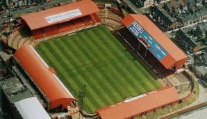 AYRESOME PARK (Middlesbrough): 27.000 fasste das WM-Stadion von 1966, doch bereits 1995 gingen die Flutlichter aus. Nach Hillborough war das Stadion nicht mehr tauglich, Umbauten waren aufgrund der Lage in einem Wohngebiet nicht möglich.
