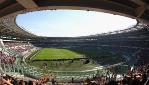 Vor 1990 spielten die Turiner im Olimpico (in welches sie zwischen 2006 und 2011 zurückkehrten. Auch heute wird hier noch gespielt, allerdings nutzt diese Stätte der Stadt-Rivale Torino.