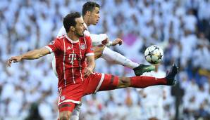 Mats Hummels: Bei gegnerischen Angriffen in der Anfangsphase wacklig. Dann mit einem überragenden Solo und Pass vor der Doppelchance von Lewandowski und James. Im Laufe der Partie zweikampfstärkster Münchner und vor allem in der Luft mächtig. Note: 2,5.