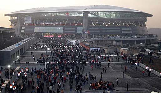 Hier geht's am Freitag: Die Türk Telekom Arena ist Austragungsort des Länderspiels
