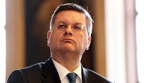 Reinhard Grindel hält mit Kritik an der FIFA nicht zurück