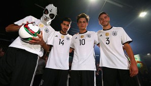 Im November haben Emre Can und Jonas Hector das neue DFB-Trikot von adidas vorgestellt