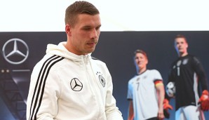 Lukas Podolski vor der Pressekonferenz in Ascona