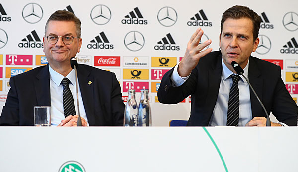 Stehen nach ihren Aussagen zu Mesut Özil im Kreuzfeuer der Kritik: DFB-Präsident Reinhard Grindel und Oliver Bierhoff.