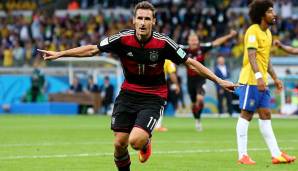 Platz 2: Miroslav Klose - Im Zeitraum von 2001 bis 2014 lief der Rekord-Torschütze von Deutschland und aller Weltmeisterschaften 137 Mal für das DFB-Team auf. Dabei erzielte der Weltmeister 71 Tore.