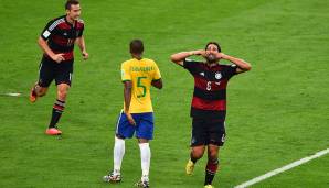 Sami Khedira: Lief Brasiliens Aufbauspieler immer wieder flink und aggressiv an, trieb sich in der rechten Spielfeldhälfte überall herum. Ging von Strafraum zu Strafraum wie in besten Zeiten. Sachlicher Abschluss bei seinem Tor. Note: 1.