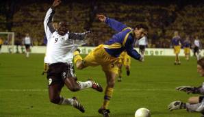 GERALD ASAMOAH: Die 9 auf dem Trikot war die Ausnahme beim Schalker, vielmehr war die 14 seine Nummer. Spielte als erster gebürtiger Afrikaner für den DFB und war bei der WM 2002 und 2006 mit dabei. 6 Tore (das erste beim Debüt 2001) in 43 Länderspielen.