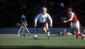 Karl-Heinz Rummenigge: Der Torschütze zum 1:0 gegen Österreich begann seine Länderspielkarriere erst drei Jahre zuvor und sollte das DFB-Team in den 80ern in drei Finals bei WM und EM führen. In dieser Zeit galt er als einer der besten Stürmer der Welt.