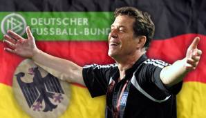 Selbst Franz Beckenbauer kann Hitzfeld 2004 nicht überreden. Am 1. Juli sagt Hitzfeld den DFB ab. Mayer-Vorfelder erklärt, dass es keinen Plan B gebe. Nach Griechenlands EM-Sieg wird Otto Rehagel aber schnell zum Top-Kandidaten des Präsidenten.