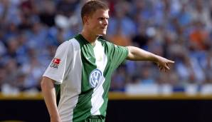 Das Geburtstagskind wurde nach der Heim-WM sogar zweimal im A-Team eingesetzt. Nach sieben Jahren Hertha spielte er ebenso lange in Wolfsburg und wurde dort Deutscher Meister. 2017 beendete er seine Karriere in Düsseldorf.