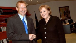 Angela Merkel eilte 2006 Jürgen Klinsmann zur Hilfe.